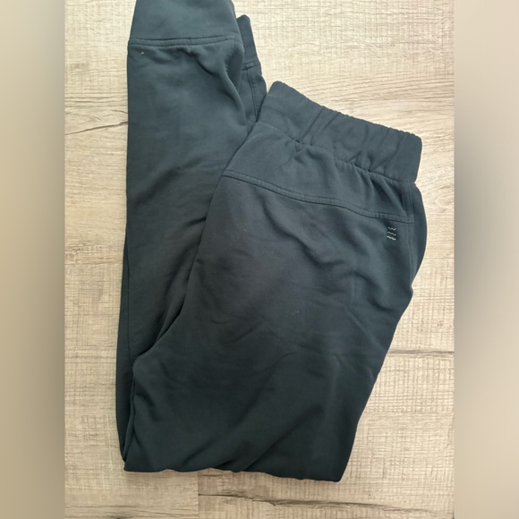 Free fly jogger and shirt - Picture 2 of 6